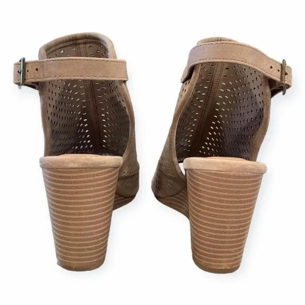 Coconuts by Matisse Womens 7.5 Sandals Perforated Peep Toe Slingback Wedge Heel